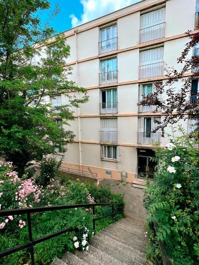 Appartement Spacieux Avec Balcon Saint-Fons Exterior photo